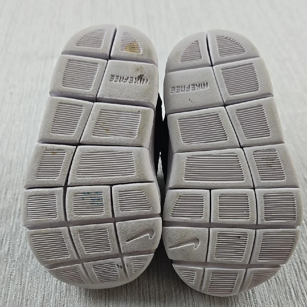 Nike Black and White Sneakers with Ankle Support‎